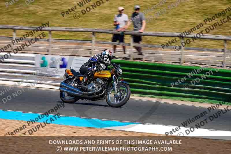 Vintage motorcycle club;eventdigitalimages;mallory park;mallory park trackday photographs;no limits trackdays;peter wileman photography;trackday digital images;trackday photos;vmcc festival 1000 bikes photographs